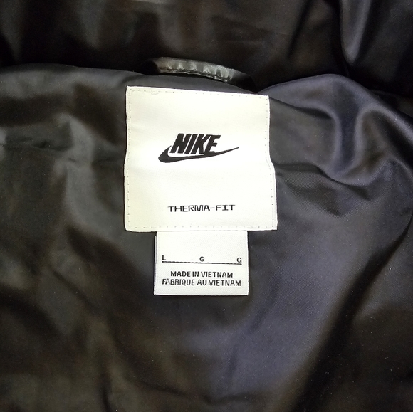 Nike Women's Sportswear Therma- FIT City Hooded Parka, size L - Picture 3 of 13